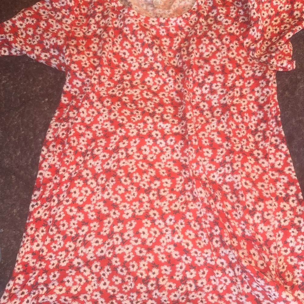 NWOT FLORAL TOP